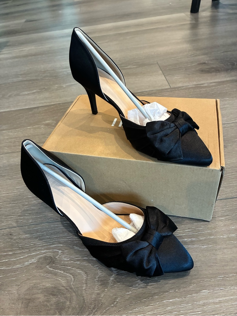 Black Pointed Toe Bow Pump - Women's Dress Heels
